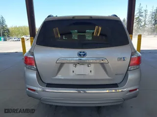 2013 Toyota Highlander Hybrid Limited with VIN JTEDC3EH8D2015893, listed as a IAAI auction lot 42033938 with 178,931 mi miles. Bid and sale history available at carsss.com. Image 16.
