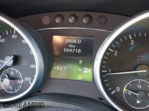 2010 Mercedes-Benz M 350 with VIN 4JGBB8GBXAA575061, listed as a IAAI auction lot 42212656 with 194,718 mi miles and . Bid and sale history available at DreamBid. Image 7.