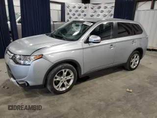 2015 Mitsubishi Outlander SE with VIN JA4AD3A39FZ003285, listed as a Copart auction lot 61806005 with 152,838 mi miles and Clean title. Bid and sale history available at DreamBid. Image 1.