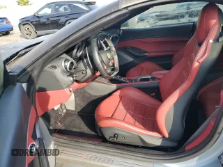 2023 Ferrari Portofino z VIN ZFF02RPA8P0289833, wystawiony jako Copart lot #43292535 z przebiegiem Nie podano mil oraz Szkoda całkowita • Salvage title. Historia ofert i sprzedaży dostępna na DreamBid. Obrazek 7.
