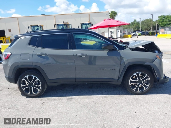 2024 Jeep Compass Limited z VIN 3C4NJDCN4RT595341, wystawiony jako IAAI lot #42577790 z przebiegiem 42 995 mil mil oraz . Historia ofert i sprzedaży dostępna na DreamBid. Obrazek 13.