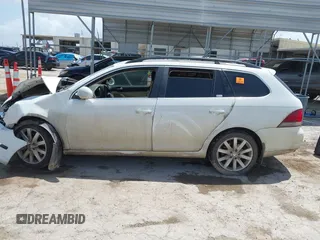 2014 Volkswagen Jetta TDI w/Sunroof with VIN 3VWPL7AJ2EM621151, listed as a IAAI auction lot 42543548 with 167,276 mi miles and . Bid and sale history available at DreamBid. Image 14.
