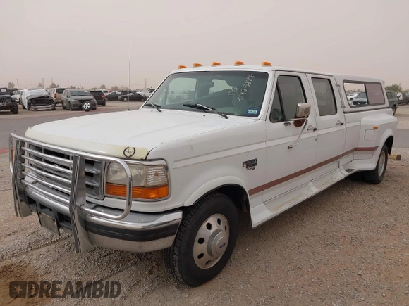 1995 Ford F-350 z VIN 1FTJW35F7SEA36906, wystawiony jako IAAI lot #41925888 z przebiegiem 162 121 mil mil oraz . Historia ofert i sprzedaży dostępna na DreamBid. Obrazek 18.