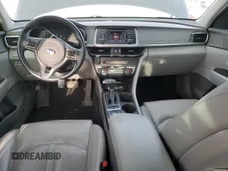 2016 Kia Optima EX z VIN 5XXGU4L30GG058389, wystawiony jako Copart lot #49993295 z przebiegiem 78 445 mil mil oraz Szkoda całkowita • Salvage title. Historia ofert i sprzedaży dostępna na DreamBid. Obrazek 8.