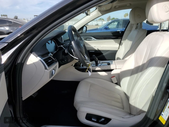 2018 BMW 7 Series 740i with VIN WBA7E2C50JG742052, listed as a Copart auction lot 72192053 with 31,946 mi miles and . Bid and sale history available at DreamBid. Image 7.