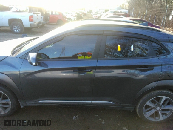 2020 Hyundai Kona Ultimate with VIN KM8K53A52LU476930, listed as a IAAI auction lot 38355576 with 39,450 mi miles. Bid and sale history available at carsss.com. Image 14.
