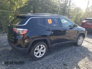 2024 Jeep Compass Latitude with VIN 3C4NJDBN7RT112068, listed as a Copart auction lot 55470495 with 3,292 mi miles and Salvage title. Bid and sale history available at DreamBid. Image 3.