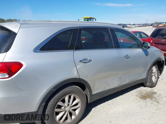 2016 Kia Sorento LX with VIN 5XYPG4A38GG022276, listed as a IAAI auction lot 41672907 with 201,417 mi miles. Bid and sale history available at carsss.com. Image 13.