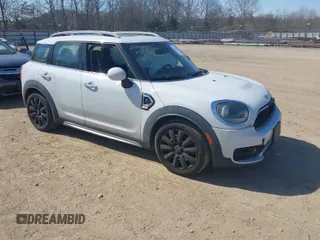 2019 MINI Countryman Cooper S with VIN WMZYT5C53K3G93102, listed as a IAAI auction lot 41703882 with 71,581 mi miles. Bid and sale history available at carsss.com. Image 1.