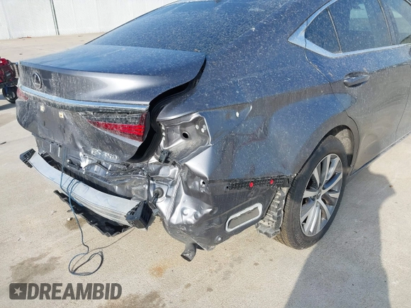 2020 Lexus ES 350 Ultra Luxury with VIN 58ACZ1B13LU079910, listed as a IAAI auction lot 42480934 with 50,092 mi miles and . Bid and sale history available at DreamBid. Image 17.