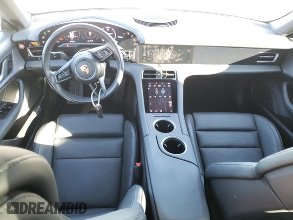 2021 Porsche Taycan 4S z VIN WP0AB2Y14MSA43132, wystawiony jako Copart lot #84077624 z przebiegiem 26 965 mil mil oraz Szkoda całkowita • Salvage title. Historia ofert i sprzedaży dostępna na DreamBid. Obrazek 8.