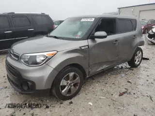 2019 Kia Soul z VIN KNDJN2A23K7682061, wystawiony jako Copart lot #51242135 z przebiegiem 114 322 mil mil oraz Czysty tytuł • Clean title. Historia ofert i sprzedaży dostępna na DreamBid. Obrazek 1.
