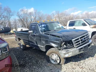1996 Ford F-250 with VIN 2FTHF26F2TCA61615, listed as a IAAI auction lot 41646849 with 135,321 mi miles. Bid and sale history available at carsss.com. Image 1.
