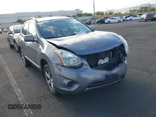 2011 Nissan Rogue S z VIN JN8AS5MT3BW151001, wystawiony jako IAAI lot #42111025 z przebiegiem 104 205 mil mil oraz . Historia ofert i sprzedaży dostępna na DreamBid. Obrazek 1.