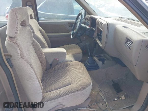 1996 Chevrolet S-10 with VIN 1GCCS1441T8106537, listed as a IAAI auction lot 42047330 with 150,000 mi miles and . Bid and sale history available at DreamBid. Image 5.
