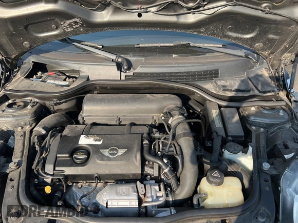 2011 MINI Hardtop S with VIN WMWSV3C57BTY11344, listed as a Copart auction lot 75827444 with 81,874 mi miles and Clean Title. Bid and sale history available at DreamBid. Image 7.