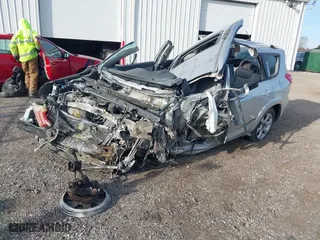 2011 Toyota RAV4 Ltd with VIN 2T3DF4DVXBW127124, listed as a IAAI auction lot 41102894 with 1 mi miles. Bid and sale history available at carsss.com. Image 17.