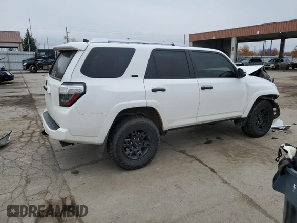 2018 Toyota 4Runner SR5 with VIN JTEBU5JR7J5513205, listed as a Copart auction lot 82271284 with 114,432 mi miles and Clean Title. Bid and sale history available at carsss.com. Image 3.