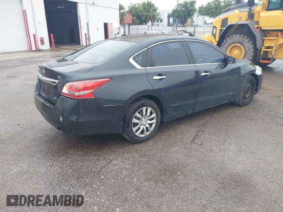 2013 Nissan Altima SL with VIN 1N4AL3AP5DC171989, listed as a IAAI auction lot 42738669 with 205,237 mi miles and . Bid and sale history available at DreamBid. Image 4.
