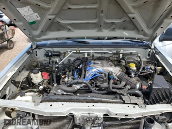 2003 Nissan Xterra XE z VIN 5N1ED28Y63C700748, wystawiony jako Copart lot #64740275 z przebiegiem 167 105 mil mil oraz Nie do naprawy • Non repairable. Historia ofert i sprzedaży dostępna na DreamBid. Obrazek 12.