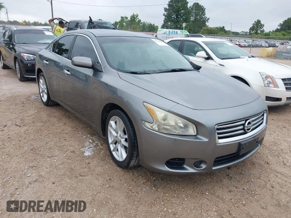 2014 Nissan Maxima S z VIN 1N4AA5AP7EC463582, wystawiony jako IAAI lot #42194403 z przebiegiem 153 719 mil mil oraz . Historia ofert i sprzedaży dostępna na DreamBid. Obrazek 1.