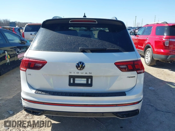 2024 Volkswagen Tiguan SE R-Line Black with VIN 3VV8B7AX3RM052588, listed as a IAAI auction lot 41876448 with 22,835 mi miles and . Bid and sale history available at DreamBid. Image 17.
