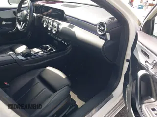 2020 Mercedes-Benz A 220 с VIN W1K3G4EB6LJ233590, выставлен на аукционе IAAI как лот 42556912 с пробегом 48 876 миль миль и . История ставок и продаж доступна на DreamBid. Изображение 5.