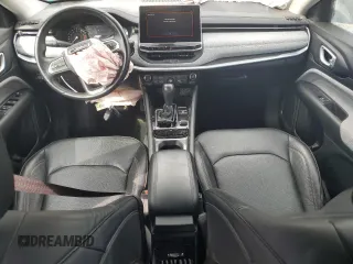 2022 Jeep Compass Latitude Lux z VIN 3C4NJDFB8NT118522, wystawiony jako Copart lot #56775175 z przebiegiem 47 220 mil mil oraz Szkoda całkowita • Salvage title. Historia ofert i sprzedaży dostępna na DreamBid. Obrazek 8.