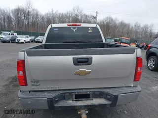 2008 Chevrolet Silverado 1500 LTZ with VIN 2GCEK133281102041, listed as a IAAI auction lot 41910348 with 193,573 mi miles. Bid and sale history available at carsss.com. Image 16.