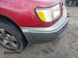 1998 Subaru Forester S with VIN JF1SF655XWH783942, listed as a IAAI auction lot 41466532 with 388,888 mi miles. Bid and sale history available at carsss.com. Image 6.
