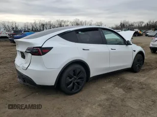 2025 Tesla Model Y Long Range with VIN 7SAYGDED1SF248427, listed as a Copart auction lot 43988825 with 1,891 mi miles and Salvage Title. Bid and sale history available at DreamBid. Image 3.