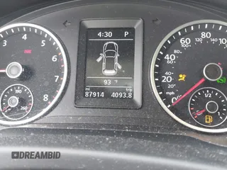2017 Volkswagen Tiguan S z VIN WVGAV7AX2HK051022, wystawiony jako IAAI lot #42214161 z przebiegiem 87 914 mil mil oraz . Historia ofert i sprzedaży dostępna na DreamBid. Obrazek 15.
