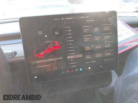 2023 Tesla Model 3 z VIN 5YJ3E1EAXPF584537, wystawiony jako IAAI lot #41464243 z przebiegiem 33 229 mil mil oraz . Historia ofert i sprzedaży dostępna na DreamBid. Obrazek 19.