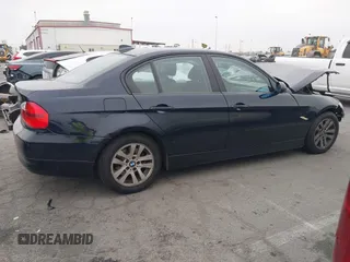 2006 BMW 3 Series 325i with VIN WBAVB13516PT15898, listed as a IAAI auction lot 42466986 with 105,962 mi miles and . Bid and sale history available at DreamBid. Image 13.