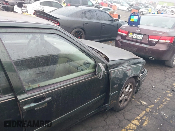 1998 Volvo S70 z VIN YV1LS5574W3526725, wystawiony jako IAAI lot #40676024 z przebiegiem 241 558 mil mil oraz . Historia ofert i sprzedaży dostępna na DreamBid. Obrazek 6.
