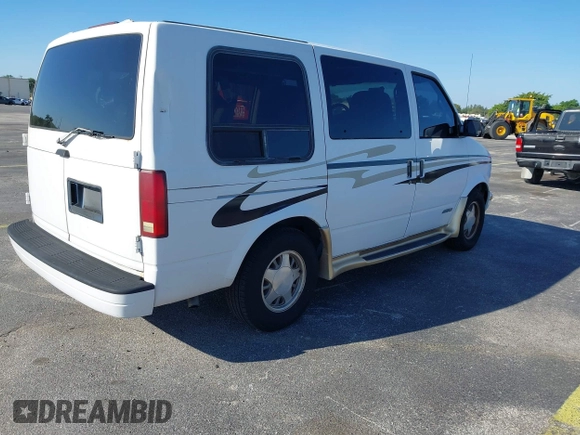 1997 Chevrolet Astro Cargo YF7 z VIN 1GBDM19W4VB171580, wystawiony jako IAAI lot #41778404 z przebiegiem 173 074 mil mil oraz . Historia ofert i sprzedaży dostępna na DreamBid. Obrazek 4.
