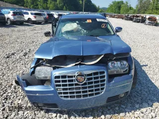 2007 Chrysler 300 Touring z VIN 2C3KA53G57H705768, wystawiony jako Copart lot #56531945 z przebiegiem 209 665 mil mil oraz Szkoda całkowita • Salvage title. Historia ofert i sprzedaży dostępna na DreamBid. Obrazek 5.