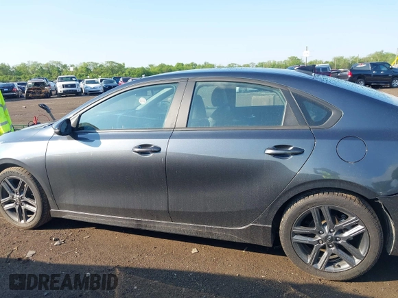 2021 Kia Forte GT-Line with VIN 3KPF34AD5ME282322, listed as a IAAI auction lot 42266008 with 57,572 mi miles and . Bid and sale history available at DreamBid. Image 14.