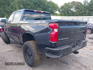 2023 Chevrolet Silverado 1500 LT with VIN 2GCUDDED1P1112779, listed as a IAAI auction lot 39847295 with 13,161 mi miles. Bid and sale history available at carsss.com. Image 3.