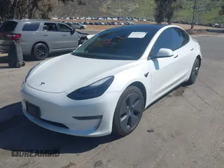 2022 Tesla Model 3 Long Range z VIN 5YJ3E1EB8NF212930, wystawiony jako IAAI lot #41658127 z przebiegiem 43 773 mil mil oraz . Historia ofert i sprzedaży dostępna na DreamBid. Obrazek 21.