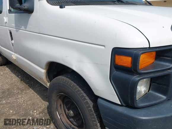 2008 Ford Econoline Cargo Commercial z VIN 1FTNE14W28DB60915, wystawiony jako IAAI lot #42262551 z przebiegiem 411 090 mil mil oraz . Historia ofert i sprzedaży dostępna na DreamBid. Obrazek 13.