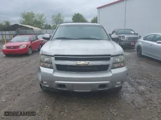 2010 Chevrolet Suburban LT with VIN 1GNUCJE04AR158661, listed as a IAAI auction lot 41960656 with 239,035 mi miles. Bid and sale history available at carsss.com. Image 12.