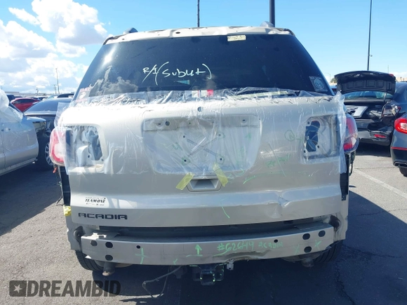 2014 GMC Acadia SLT z VIN 1GKKRSKD2EJ141913, wystawiony jako IAAI lot #41738536 z przebiegiem 100 577 mil mil oraz . Historia ofert i sprzedaży dostępna na DreamBid. Obrazek 16.