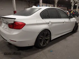 2013 BMW 3 Series 335i с VIN WBA3A9G50DNP37947, выставлен на аукционе IAAI как лот 41568877 с пробегом 82 467 миль миль и . История ставок и продаж доступна на DreamBid. Изображение 4.