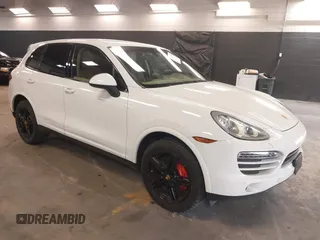 2014 Porsche Cayenne с VIN WP1AA2A27ELA96940, выставлен на аукционе IAAI как лот 42578956 с пробегом 110 620 миль миль и . История ставок и продаж доступна на DreamBid. Изображение 1.
