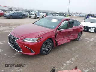 2024 Lexus ES with VIN 58ADZ1B12RU163133, listed as a IAAI auction lot 41501504 with 11,080 mi miles. Bid and sale history available at carsss.com. Image 2.