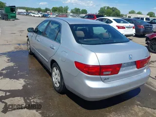 2005 Honda Accord LX z VIN 1HGCM56465A123734, wystawiony jako IAAI lot #42331722 z przebiegiem 131 881 mil mil oraz . Historia ofert i sprzedaży dostępna na DreamBid. Obrazek 3.
