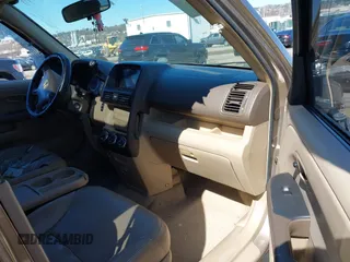 2005 Honda CR-V EX SE with VIN JHLRD78965C011391, listed as a IAAI auction lot 41820990 with 206,623 mi miles. Bid and sale history available at carsss.com. Image 5.