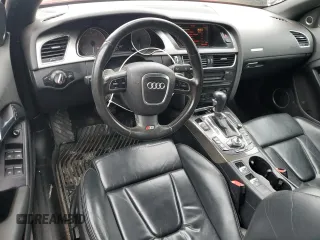 2010 Audi S5 Premium Plus z VIN WAUCGAFH3AN026072, wystawiony jako Copart lot #73323014 z przebiegiem 122 438 mil mil oraz Szkody całkowita. Historia ofert i sprzedaży dostępna na DreamBid. Obrazek 8.