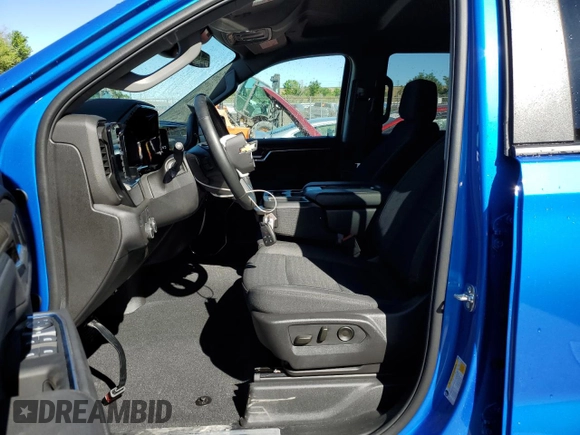 2025 Chevrolet Silverado 1500 LT with VIN 1GCPACED3SZ170912, listed as a Copart auction lot 49780105 with 5,566 mi miles and Clean Title. Bid and sale history available at DreamBid. Image 7.